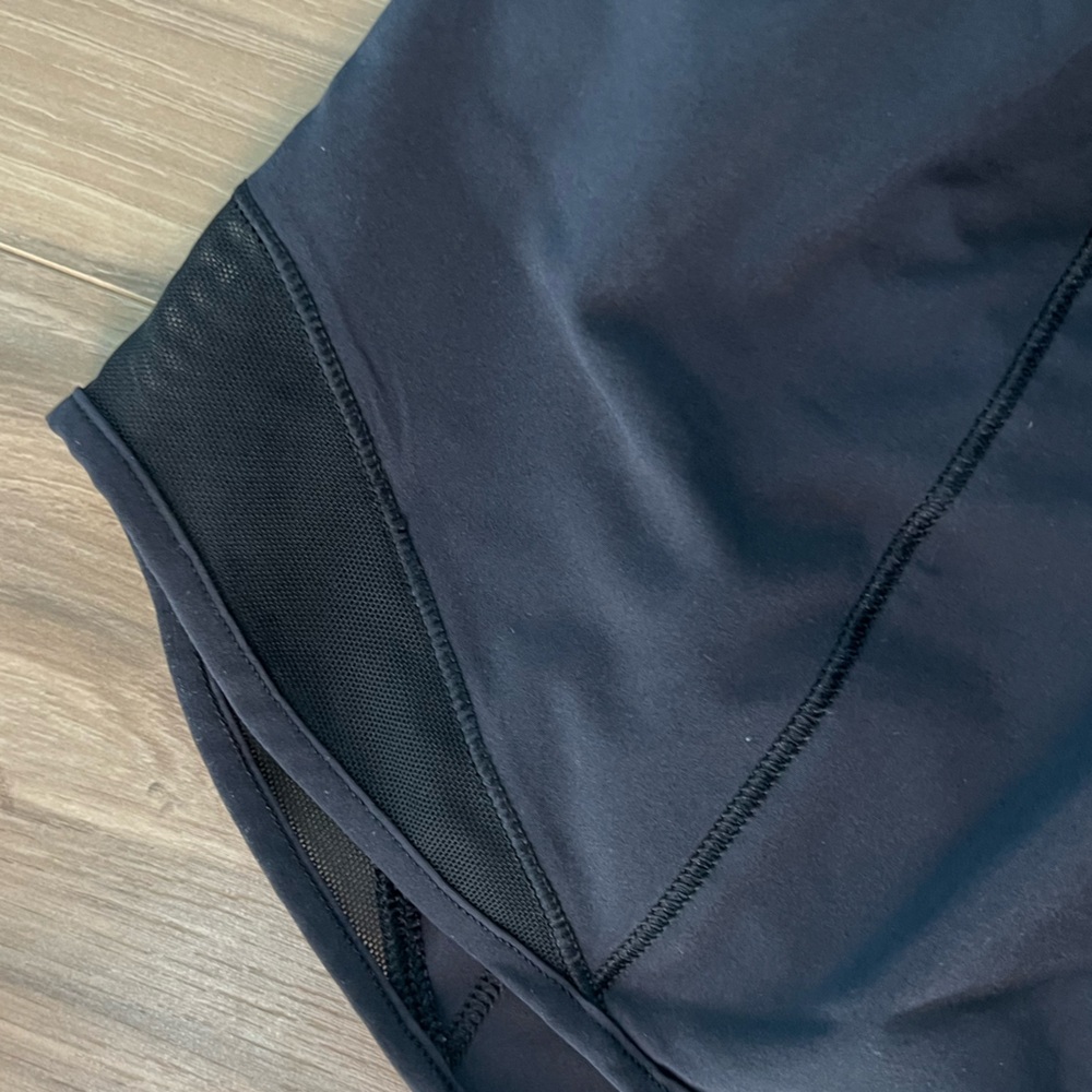 Lululemon Black Hotty Hot Short in Swift fabric - Picture 4 of 7